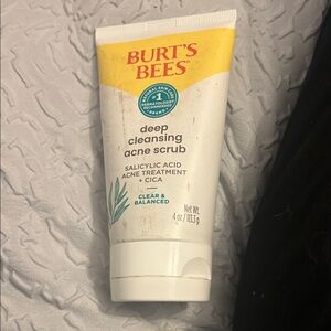 Burt’s Bees Clear and Balanced Deep Cleansing Acne Scrub New
